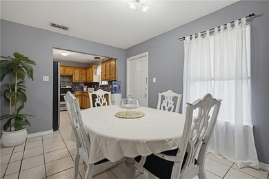 Welcome home! This adorable 3 bedroom, 2 bathroom home is - photo 7