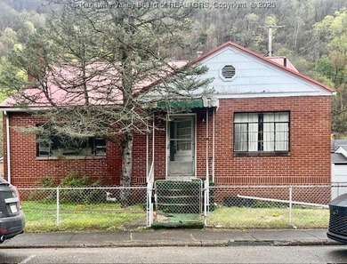 Kanawha River Home For Sale in Smithers West Virginia