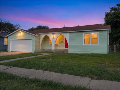 Charming, newly remodeled home available in the Windsor Park - photo 1