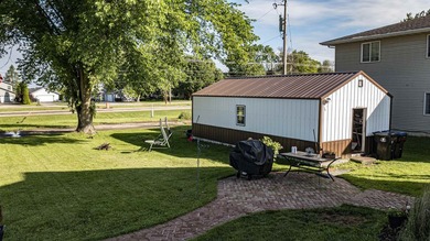 Well-maintained 4-bedroom, 2-bath character home with beautiful - photo 17
