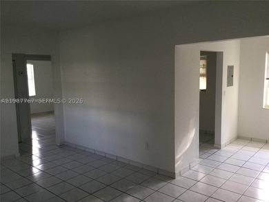 Prime 4-unit multifamily opportunity in the heart of Normandy - photo 18