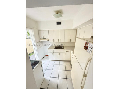 Prime 4-unit multifamily opportunity in the heart of Normandy - photo 25