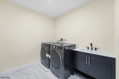 1690 Hamburg Tpke offers exceptional new construction in Wayne's - photo 33