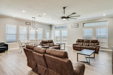 Now here is your chance to move-into this.... Beautiful Home - photo 6