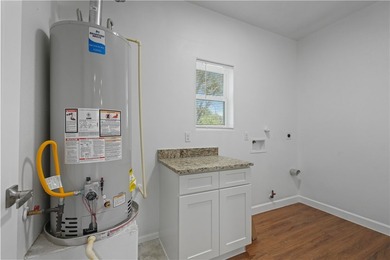 Discover this stunning brand-new construction home on a spacious - photo 9
