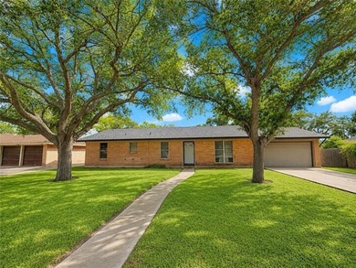 Nestled in the heart of the peaceful and highly sought-after - photo 2