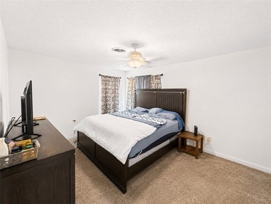 Nestled in the heart of the peaceful and highly sought-after - photo 8