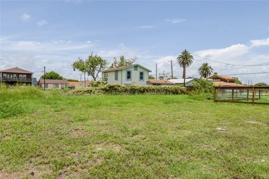 Just 4 blocks to water's edge! Easy access to the popular Water - photo 8