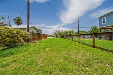 Just 4 blocks to water's edge! Easy access to the popular Water - photo 10