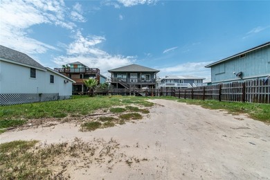 Just one block from Aransas Bay! Own a piece of coastal paradise - photo 2