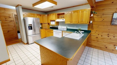 Meticulously maintained log cabin located in River Ridge estates - photo 16
