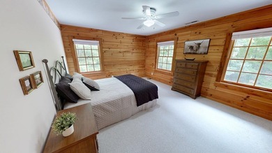 Meticulously maintained log cabin located in River Ridge estates - photo 18