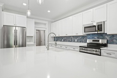 Luxury new construction in the sought-after Hidden Creek golf - photo 6