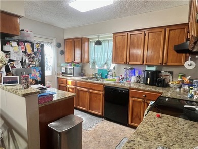 Great home located in Flour Bluff school district. Has three - photo 3