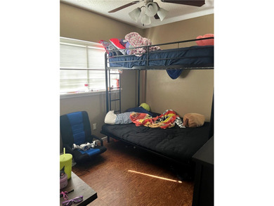 Great home located in Flour Bluff school district. Has three - photo 7