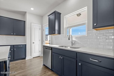 Kent plan has 4 bedrooms, bonus and 2.5 full baths with laundry - photo 8