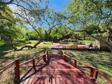 Welcome to your peaceful oasis! This fully updated country lake - photo 5