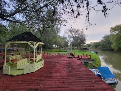 Welcome to your peaceful oasis! This fully updated country lake - photo 6