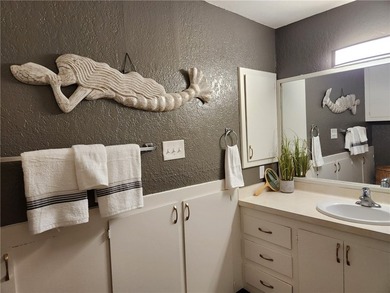 Welcome to your peaceful oasis! This fully updated country lake - photo 10
