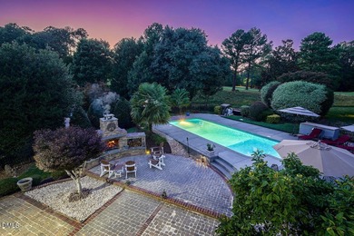 Perfect for entertainers alike, this beautiful all brick home - photo 4