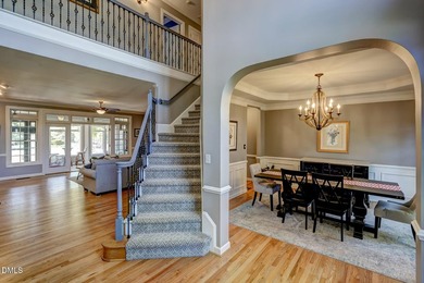 Perfect for entertainers alike, this beautiful all brick home - photo 7