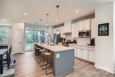 (private lake, pond, coastal) Townhome/Townhouse Active Under Contract in Huntersville North Carolina