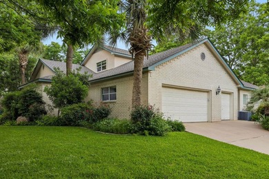 Welcome to 340 Columbine in Meadowlakes, a 24/7 guard-gated golf - photo 3