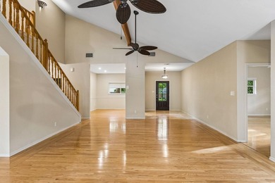 Welcome to 340 Columbine in Meadowlakes, a 24/7 guard-gated golf - photo 8