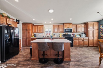 There is no place like home! Welcome to a beautifully maintained