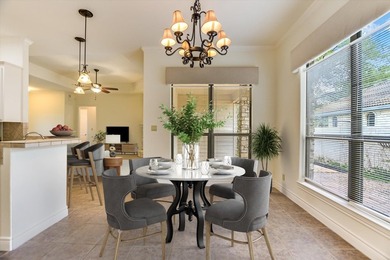Positioned on a corner lot with a circular drive in Horseshoe - photo 10