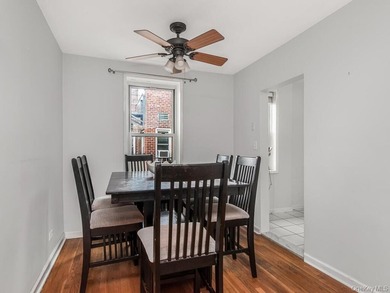 COMMUTERS DREAM LOCATION! This beautiful corner unit features a - photo 4
