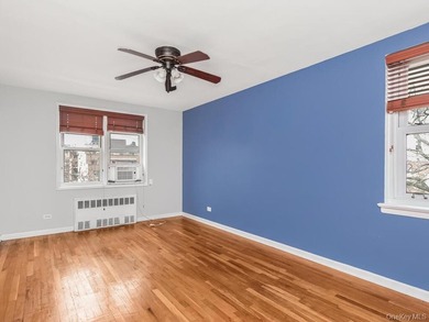 COMMUTERS DREAM LOCATION! This beautiful corner unit features a - photo 6