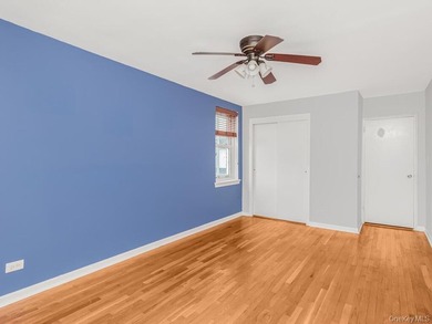 COMMUTERS DREAM LOCATION! This beautiful corner unit features a - photo 7