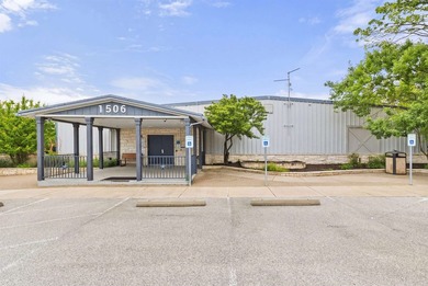 Positioned in the heart of the rapidly expanding Central Texas - photo 2