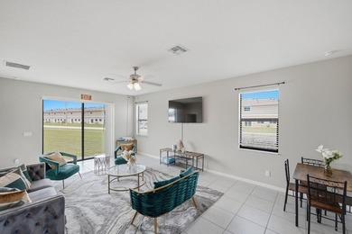 Welcome to this spacious 4-bedroom, 2-bathroom townhome built in - photo 13