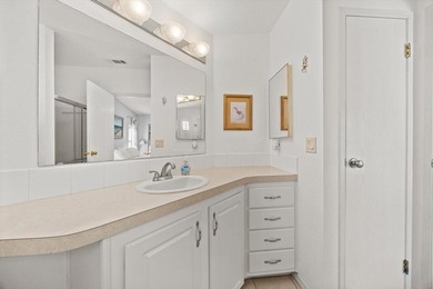 Charming Beachcomber model offering 2 spacious bedrooms, 2 baths - photo 20