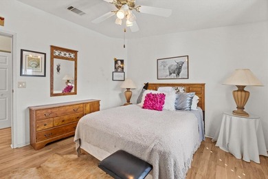 Charming Beachcomber model offering 2 spacious bedrooms, 2 baths - photo 23