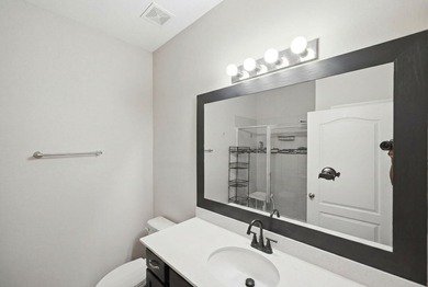 Welcome to this spacious 4-bedroom, 2-bathroom townhome built in - photo 24