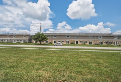 Welcome to this spacious 4-bedroom, 2-bathroom townhome built in - photo 36