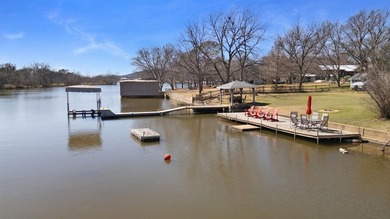 Lakefront Retreat on Inks Lake - Turnkey Investment Opportunity - photo 3