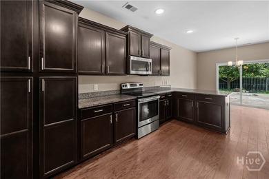 Perfectly positioned in Richmond Hill with convenient access to - photo 11