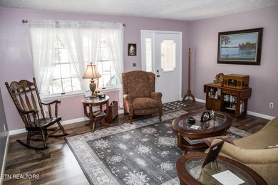 ALL BRICK HOME! Situated on a quiet cul-de-sac street with - photo 11