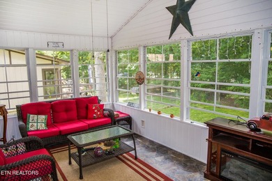 ALL BRICK HOME! Situated on a quiet cul-de-sac street with - photo 26
