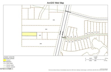 If you are looking for some privacy yet not far from town, this - photo 3