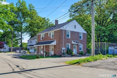 Stunning, renovated side-by-side duplex on a quiet cul-de-sac in - photo 1