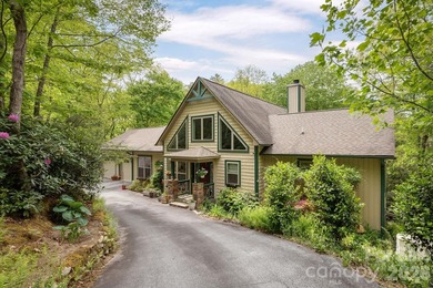 LAKEFRONT living and mountain tranquility in this beautifully - photo 3