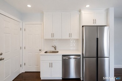Stunning, renovated side-by-side duplex on a quiet cul-de-sac in - photo 5