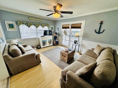 WELL BUILT 2 BED/1 AND A HALF BATH BEACH BUNGALOW WITH - photo 12