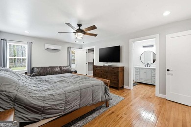Welcome to this beautifully renovated four-bedroom - photo 14