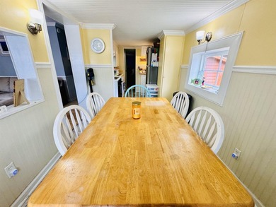 WELL BUILT 2 BED/1 AND A HALF BATH BEACH BUNGALOW WITH - photo 16